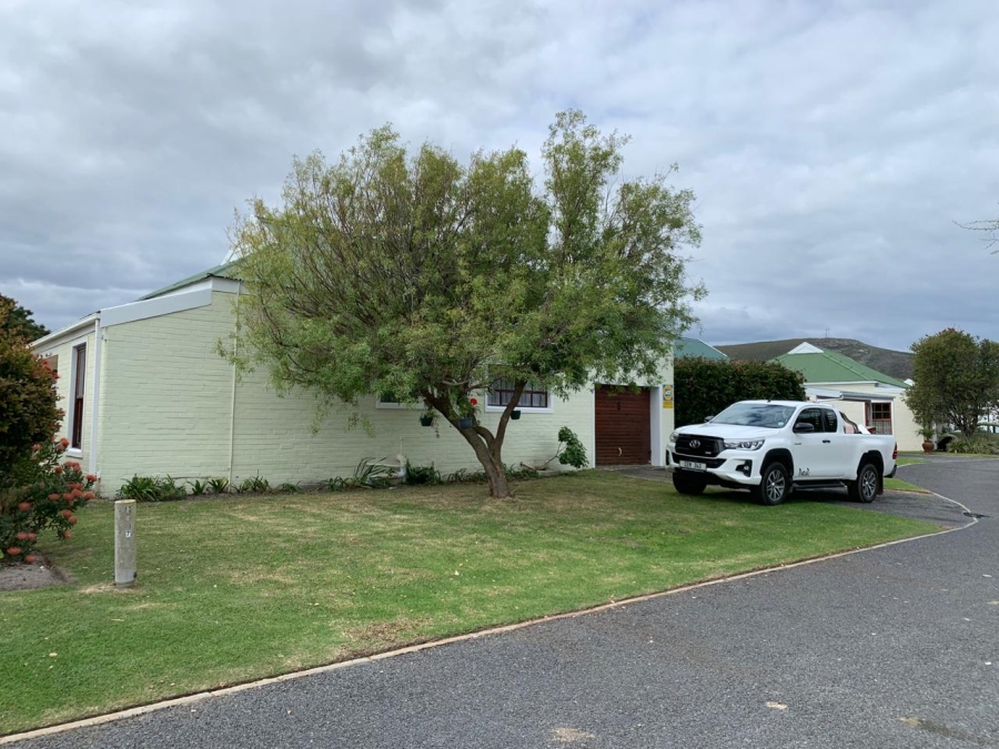 To Let 2 Bedroom Property for Rent in Sandbaai Western Cape